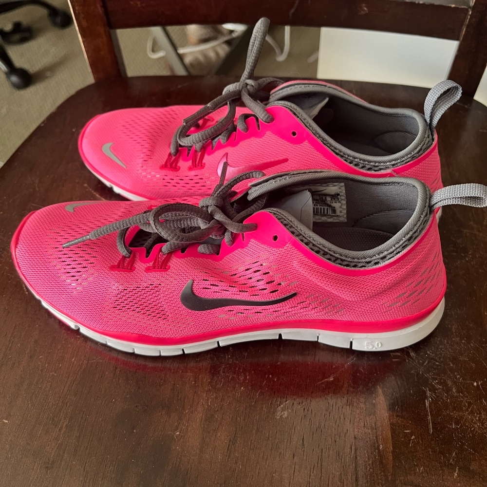Nike free runs 5.0